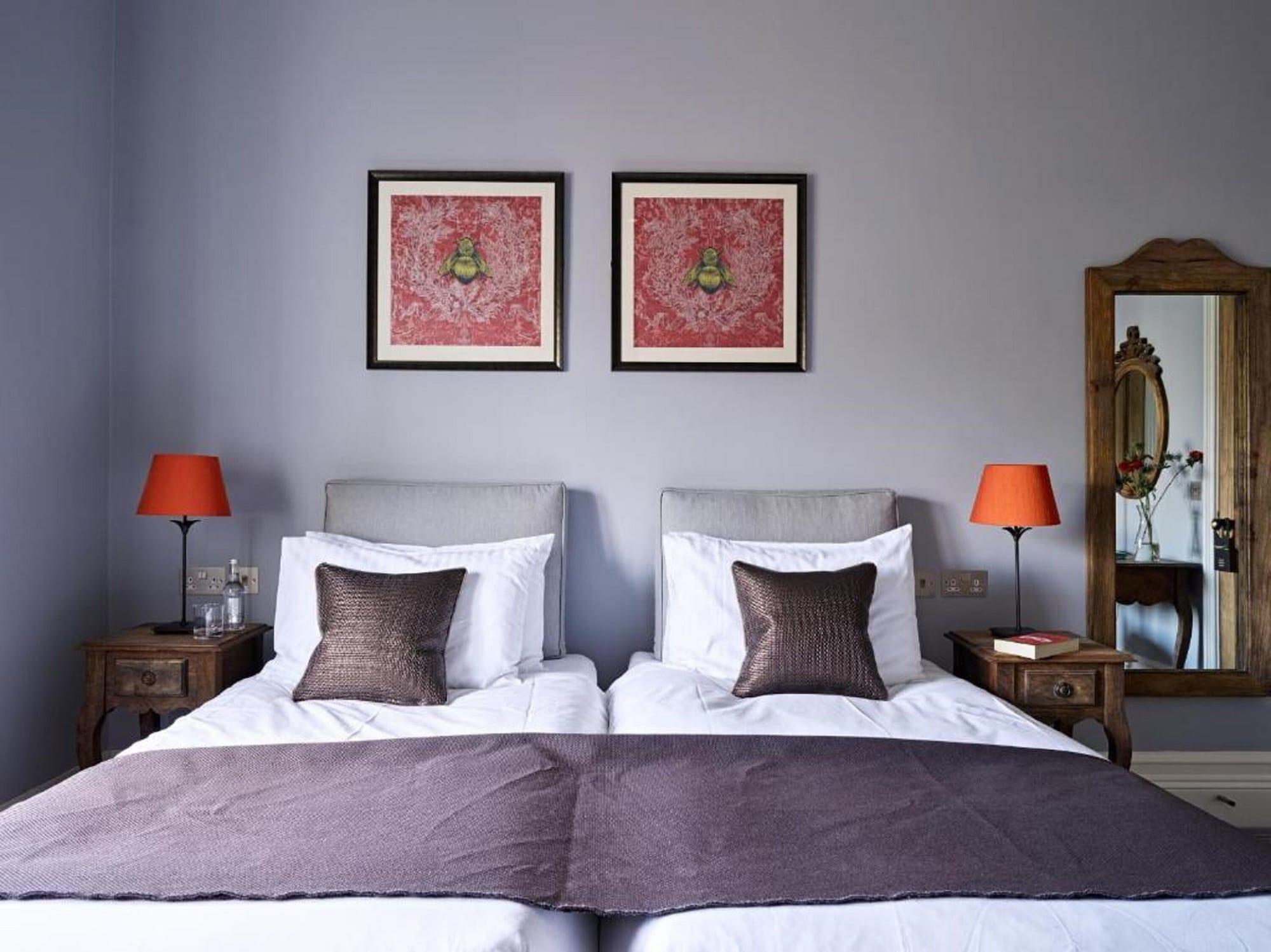 Bed and Breakfast Cotswold Grange Cheltenham Exteriér fotografie A bedroom at the hotel