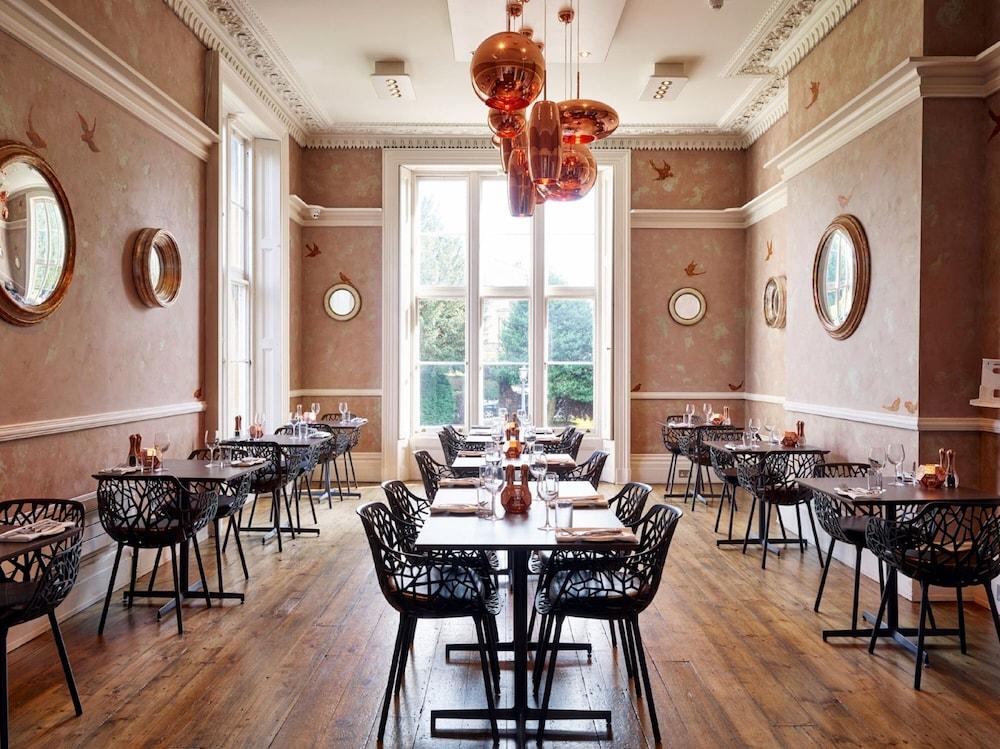 Bed and Breakfast Cotswold Grange Cheltenham Exteriér fotografie Interior of the restaurant