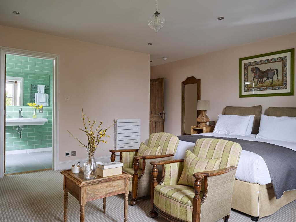Bed and Breakfast Cotswold Grange Cheltenham Exteriér fotografie A bedroom at the hotel