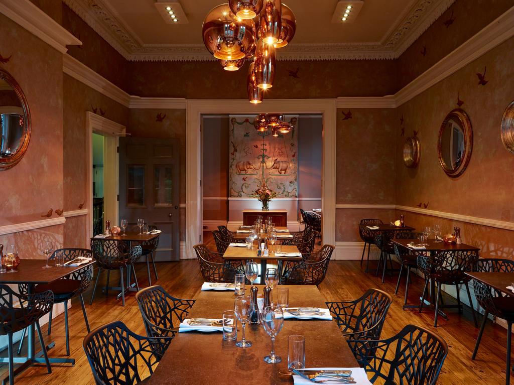 Bed and Breakfast Cotswold Grange Cheltenham Exteriér fotografie The interior of the restaurant