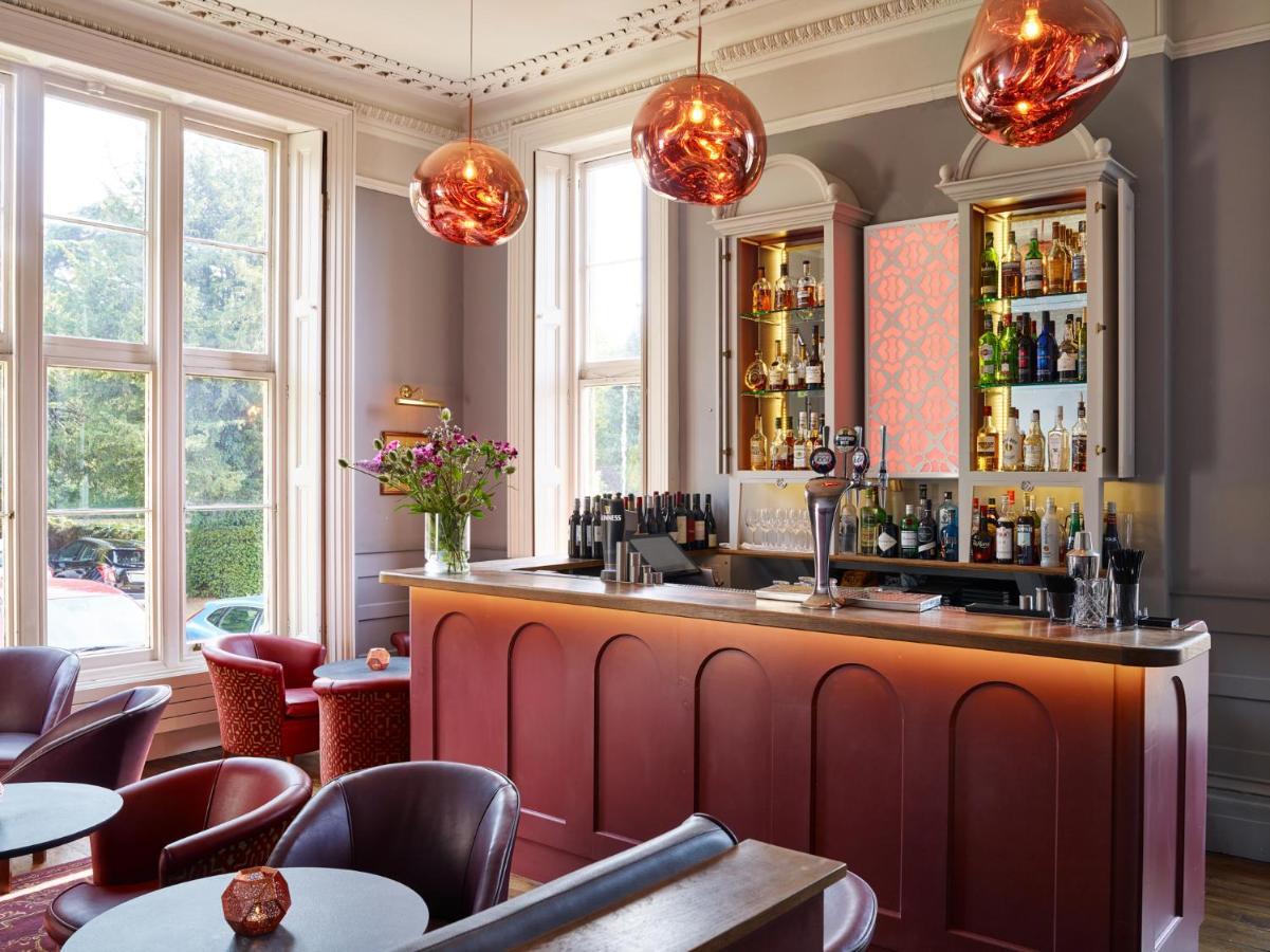 Bed and Breakfast Cotswold Grange Cheltenham Exteriér fotografie The bar at the 2018 refurbished hotel